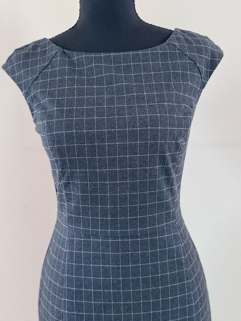 Banana Republic Black and White Windowpane Midi Sheath Dress - Picture 4 of 10